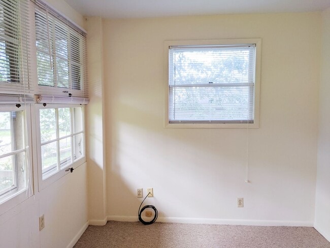 Building Photo - Clark Triplex