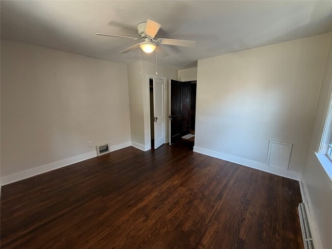 Building Photo - 522 E 33rd St