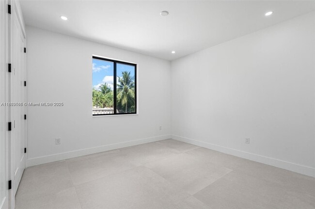 Building Photo - 8946 NW 176th Ln