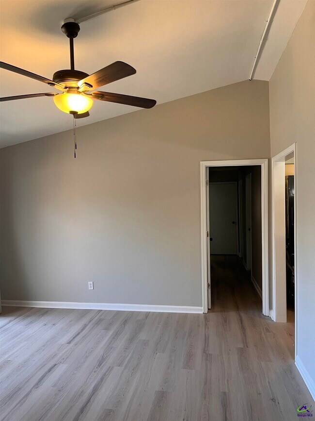 Building Photo - 202 Sherman St