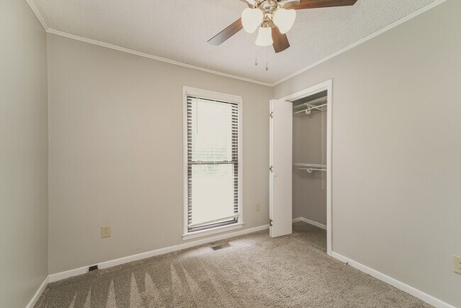 Building Photo - Charming 3 Bedroom in Bessemer City!
