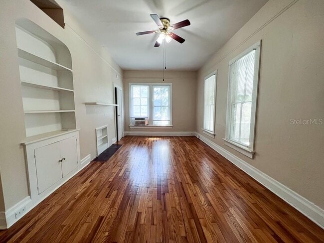 Building Photo - 318 NE 2nd Ave