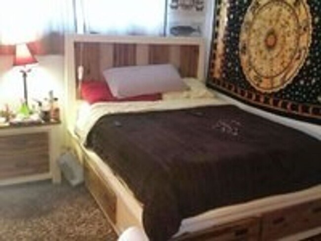 Building Photo - Aug. 2026 Pre-Lease Spacious 5-Bedroom Home in Desirable South Boulder Neighborhood