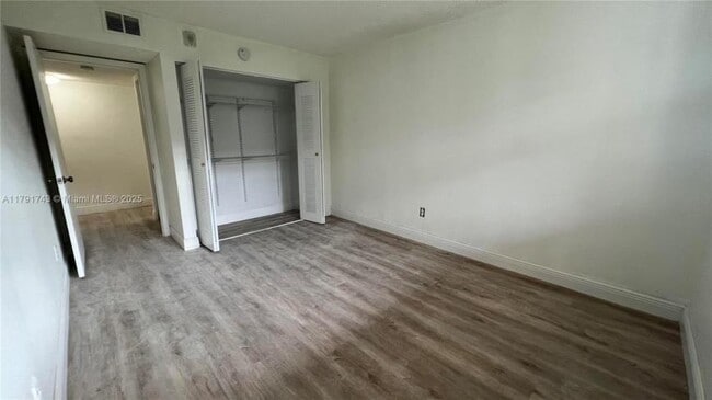Building Photo - 2 bedroom in North miami Beach FL 33179