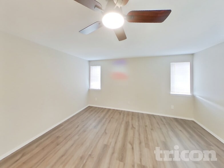 Building Photo - 5721 Arrow Ct NE