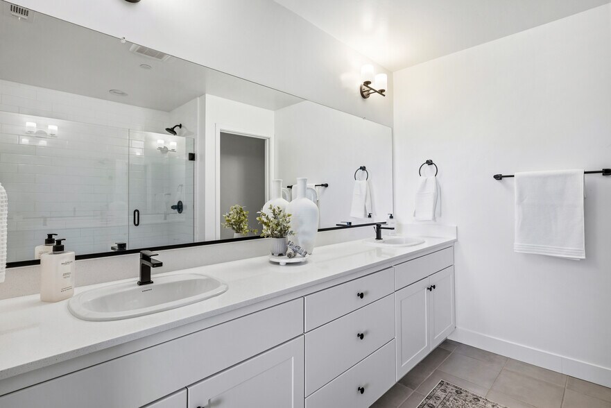 Building Photo - 3872 Righetti Ranch Rd