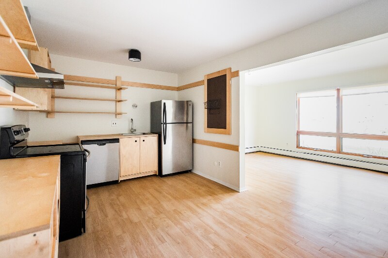 Building Photo - 1575 Cherboneau Pl