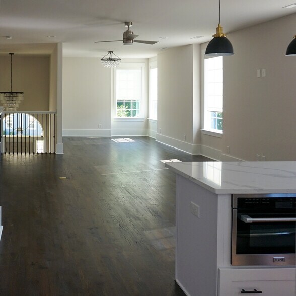 Building Photo - 1003 Parkwood Ave