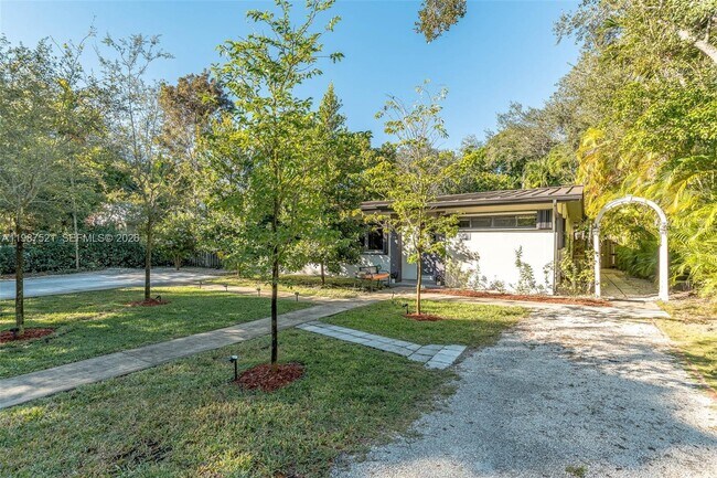 Building Photo - 7720 SW 59th Ct