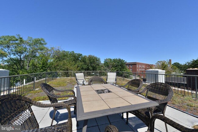 Building Photo - 1310 K St SE