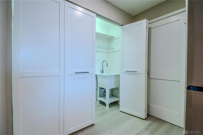 Building Photo - 121 E Schantz Ave