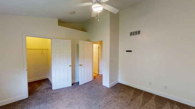 Building Photo - Two Bedroom Townhome available in Monaca,PA