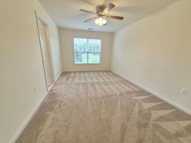Building Photo - 15 Sweet William Dr