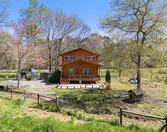 Building Photo - Fabulous Home near Silk Hope Chatham County - Cabin living close to Shakori