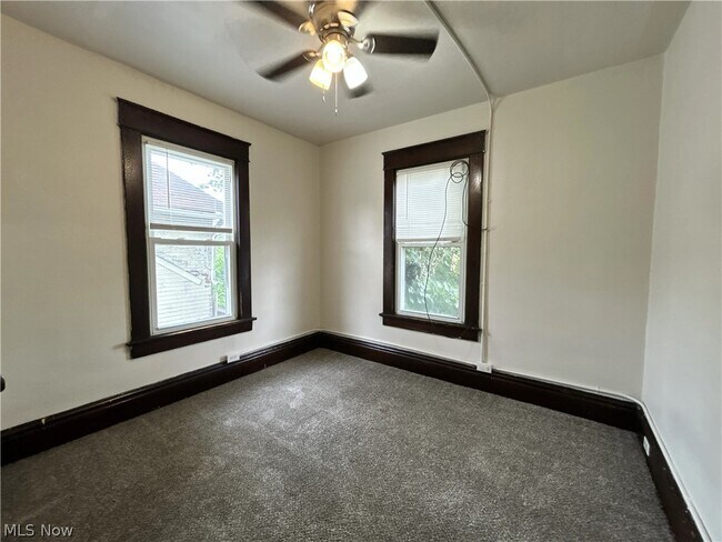 Building Photo - 1303 Oregon Ave