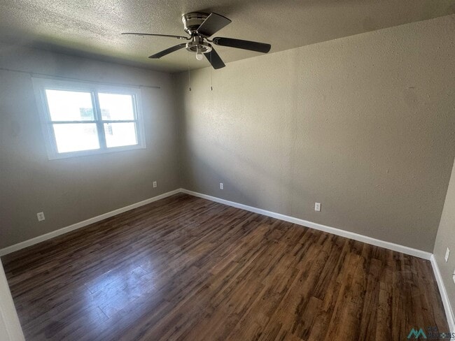Building Photo - 905 Bullock Ct