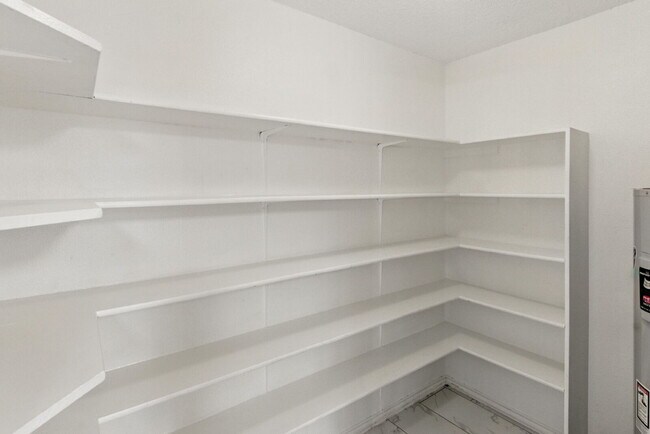 Building Photo - 22023 Oriole Hill Dr