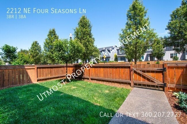Building Photo - 2212 NE 4 Seasons Ln