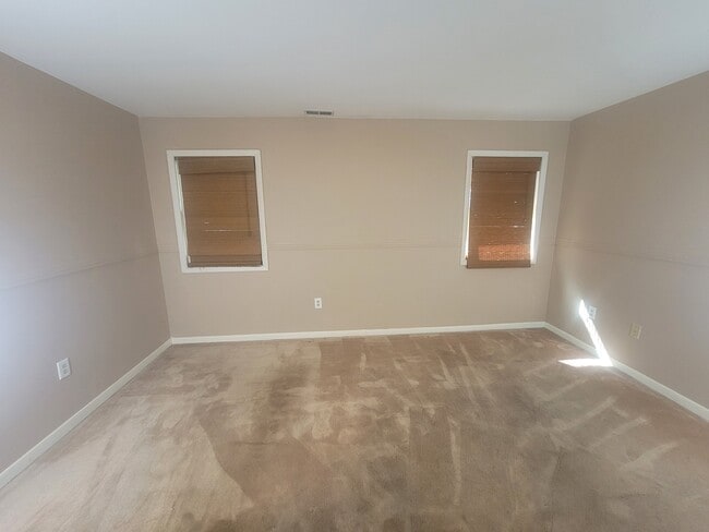 Building Photo - 106 Quail Dr