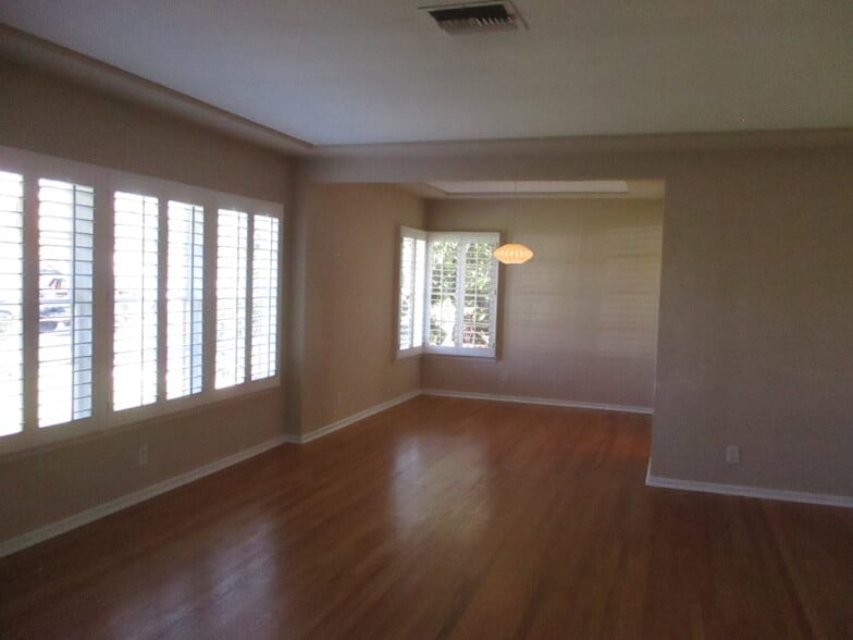 Building Photo - 12436 Cumpston St