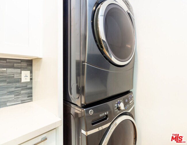 Building Photo - 1328 19th St