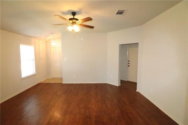 Building Photo - 1011 Burgess Dr