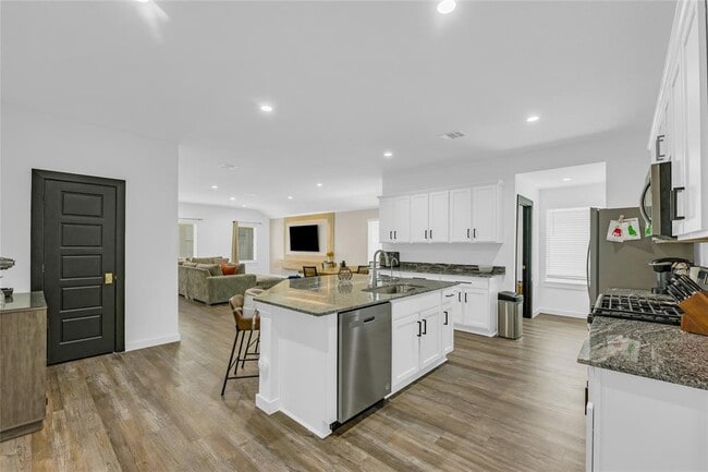 Building Photo - 1142 Sommerville Dr