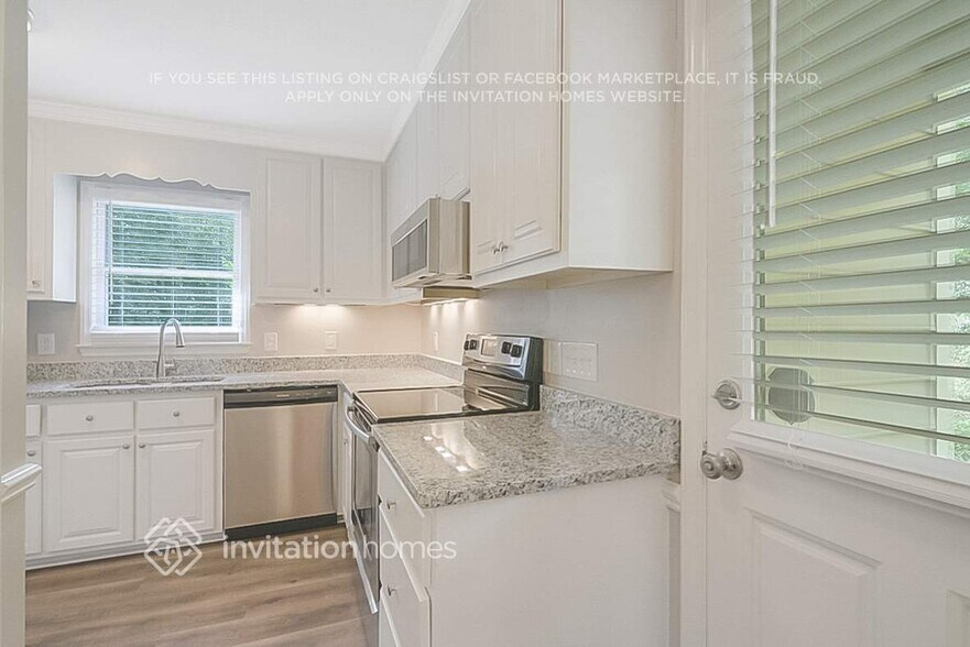 Building Photo - 4216 Willowdale Ct