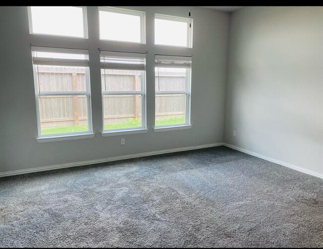 Building Photo - 5827 Northern Rose Ln