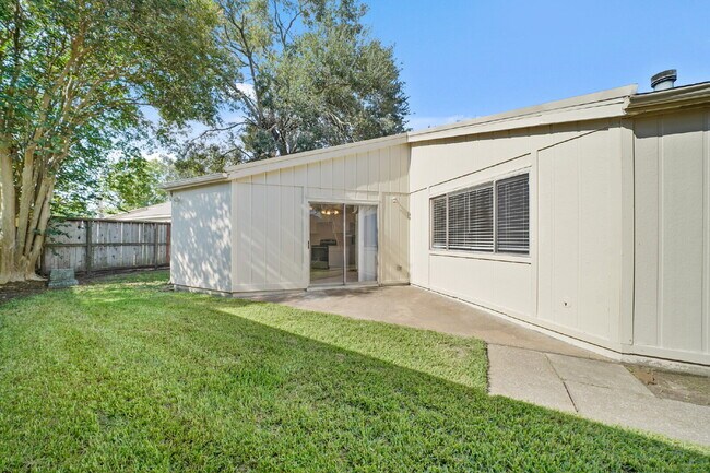 Building Photo - 16107 Grassy Creek Dr