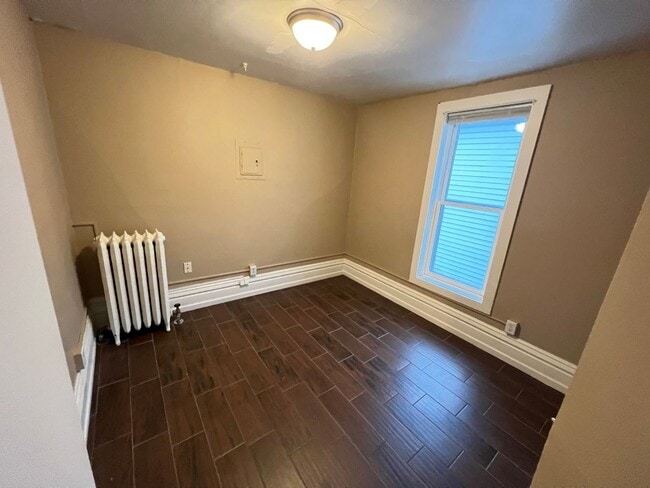 Building Photo - 419 N 1st Ave W