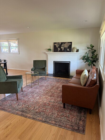 Building Photo - 5954 Kedron St