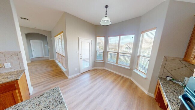 Building Photo - Elegant home in Pflugerville with great fe...