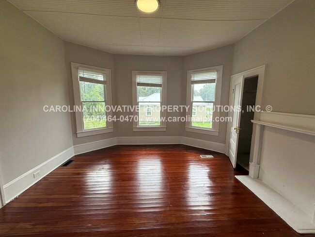 Building Photo - 363 Ebenezer Ave