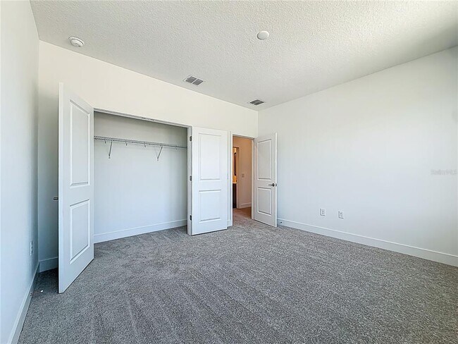 Building Photo - 4732 W Wallcraft Ave