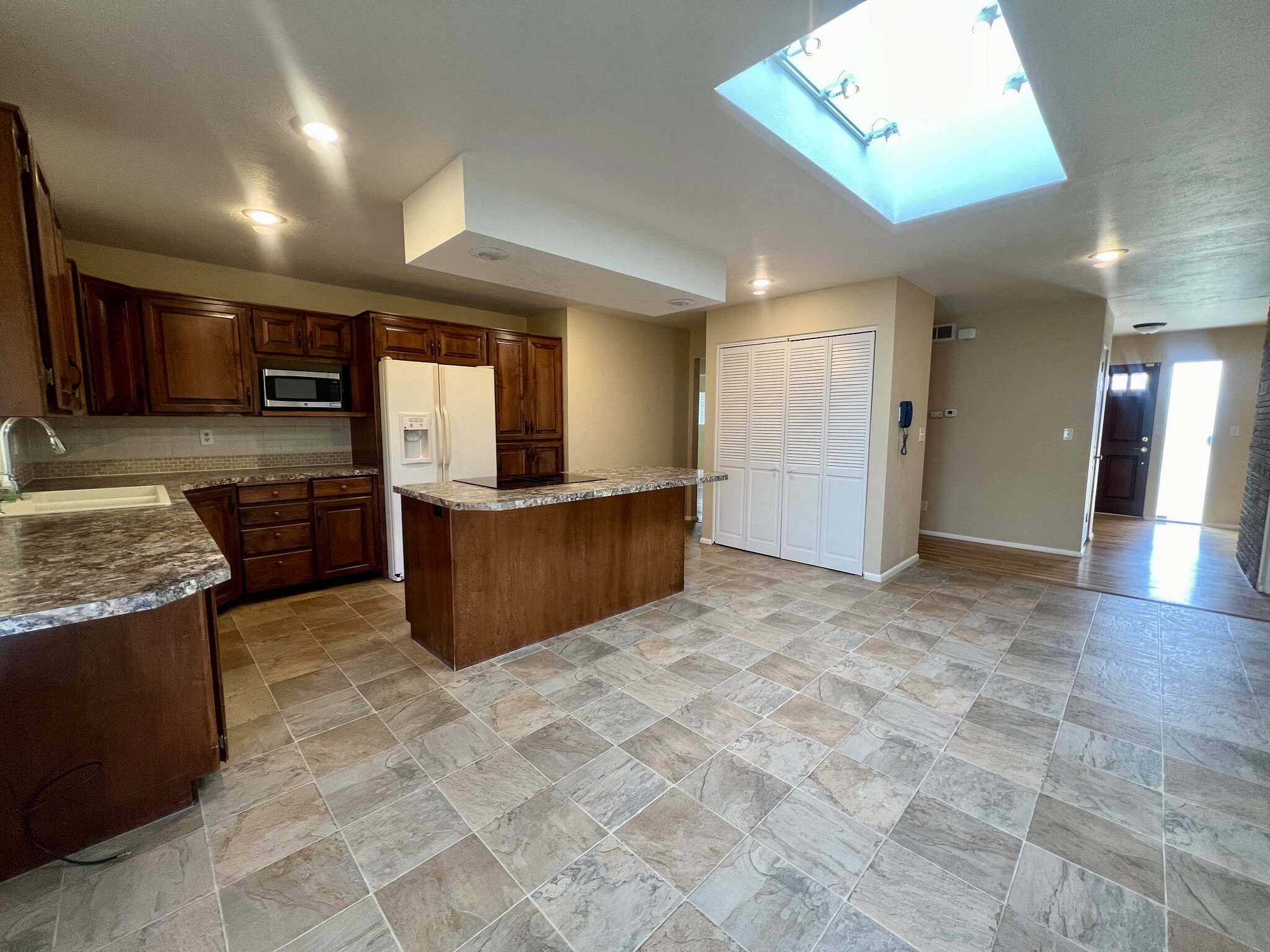 Building Photo - 1300 S Brooklawn Dr