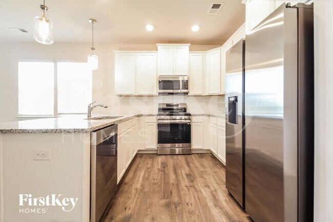 Building Photo - 406 Stonefence Dr