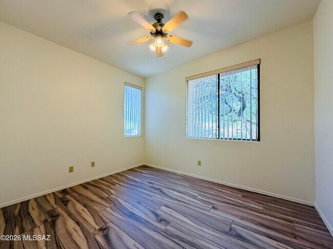 Building Photo - 5206 N Canyon Rise Pl