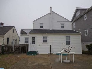 Building Photo - 1335 Simpson Ave