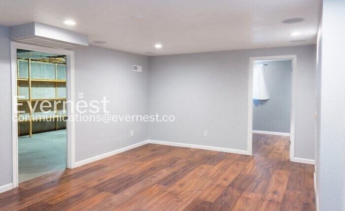 Building Photo - 1808 Riverview Dr