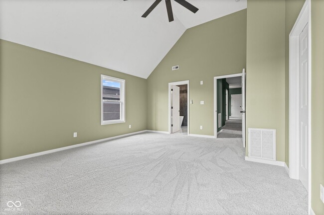 Building Photo - 721 E 23rd St