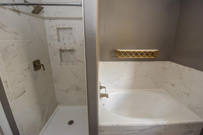 Building Photo - 26986 Crown Haven Dr