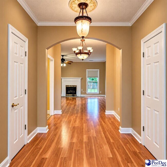 Building Photo - 2132 Sumac Dr