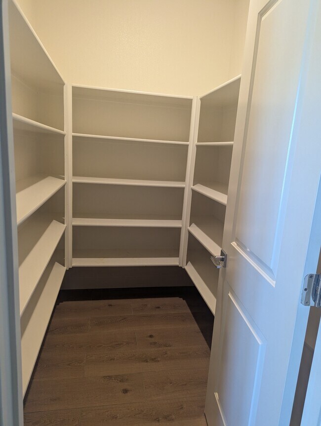 Building Photo - 2461 Coloma Ln