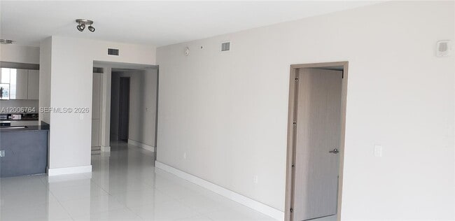 Building Photo - 1010 Brickell Ave