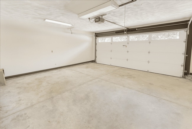 Building Photo - 407 Sheets St