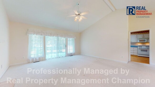 Building Photo - Vintage 3 Bedroom 2 Bathroom in the coveted Fairfield Harbour Subdivision!