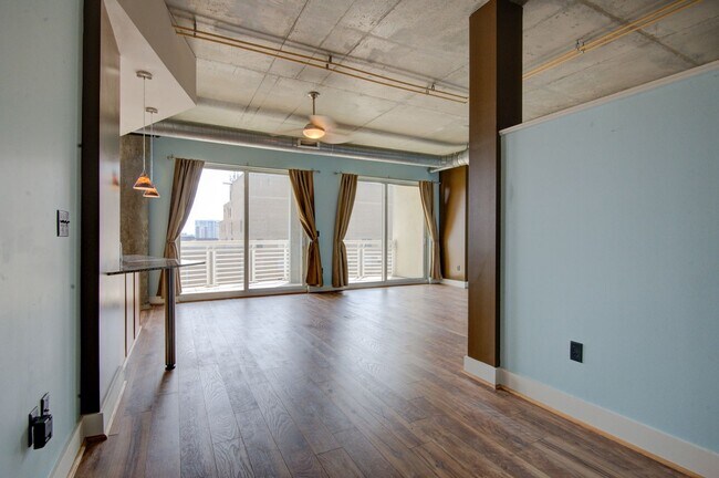 Building Photo - COMING SOON! Affordable Comfort: 1BR/1BA C...