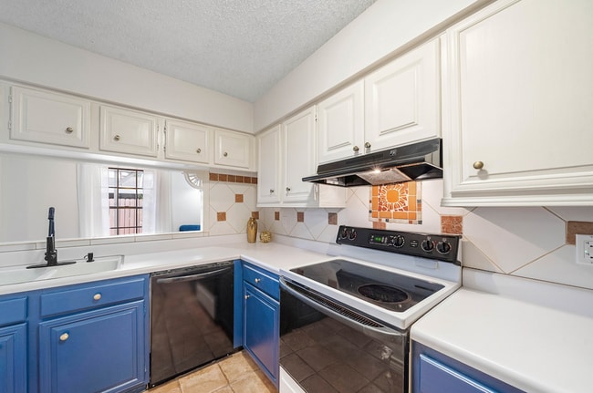 Building Photo - 17116 Beaver Springs Dr