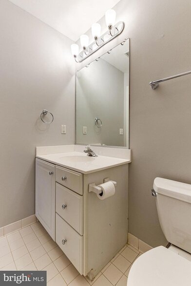 Building Photo - 953 Harrison Cir